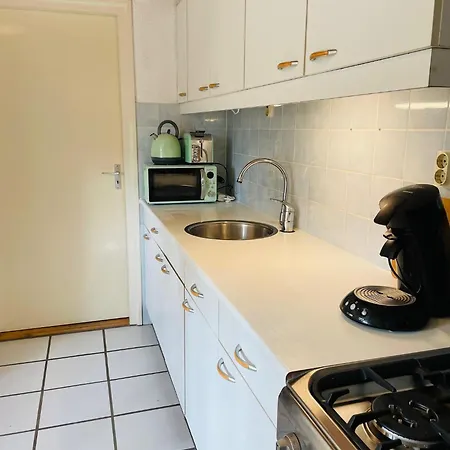 Knus Vlakbij Het Petten